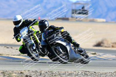 media/Jan-08-2022-SoCal Trackdays (Sat) [[1ec2777125]]/Turn 4 (1145am)/